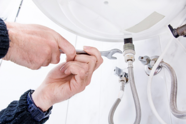 Which Necessary Questions to Ask Before Choosing The Right Plumbing Service