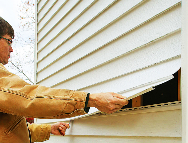 How To Replace Vinyl Siding: Complete Guide